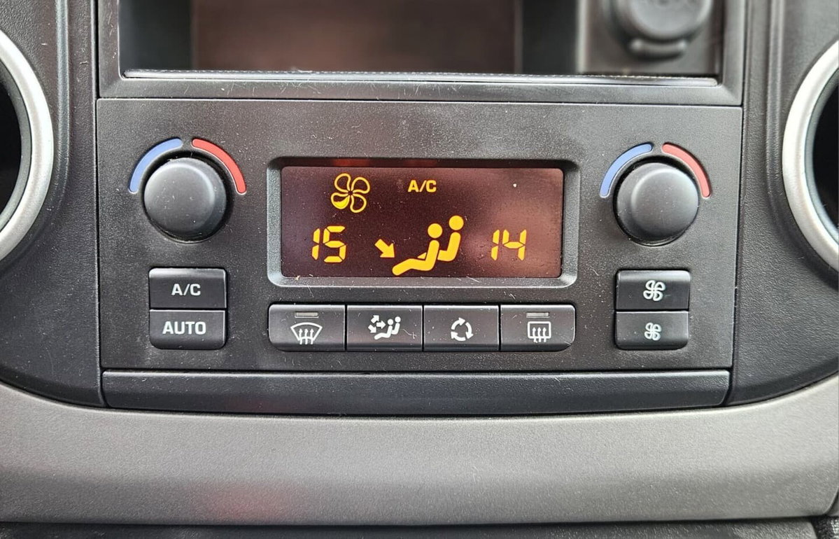 Peugeot Partner BlueHDi 100 Outdoor (12)