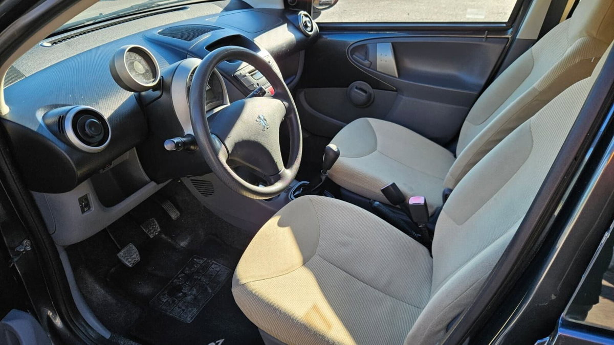 Peugeot 107 68CV 5p. Plaisir (5)