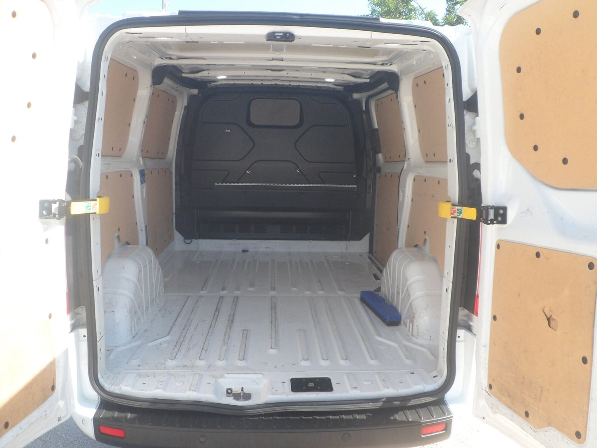 Ford Transit Custom Furgone 340 2.0 EcoBlue 130 PL-DC Furgone Titanium (7)