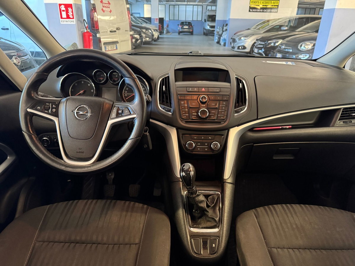 Opel Zafira Tourer 2.0 CDTi 110CV Cosmo (8)