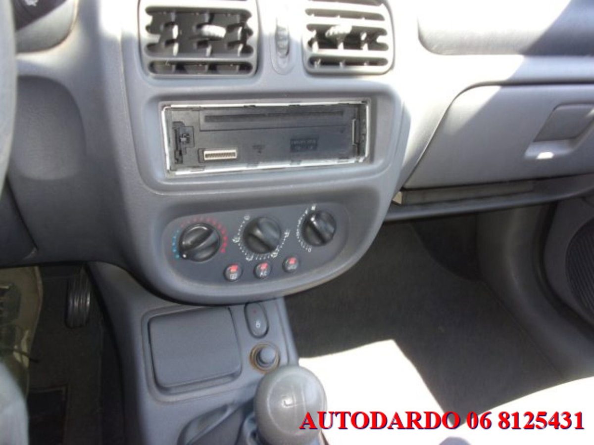 Renault Clio cat 3 porte UP Aria (10)