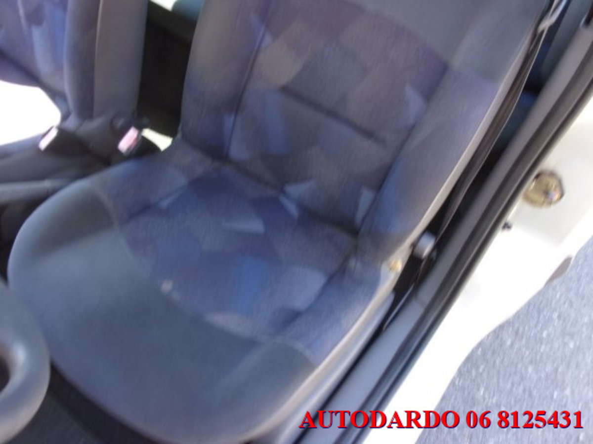 Renault Clio cat 3 porte UP Aria (13)