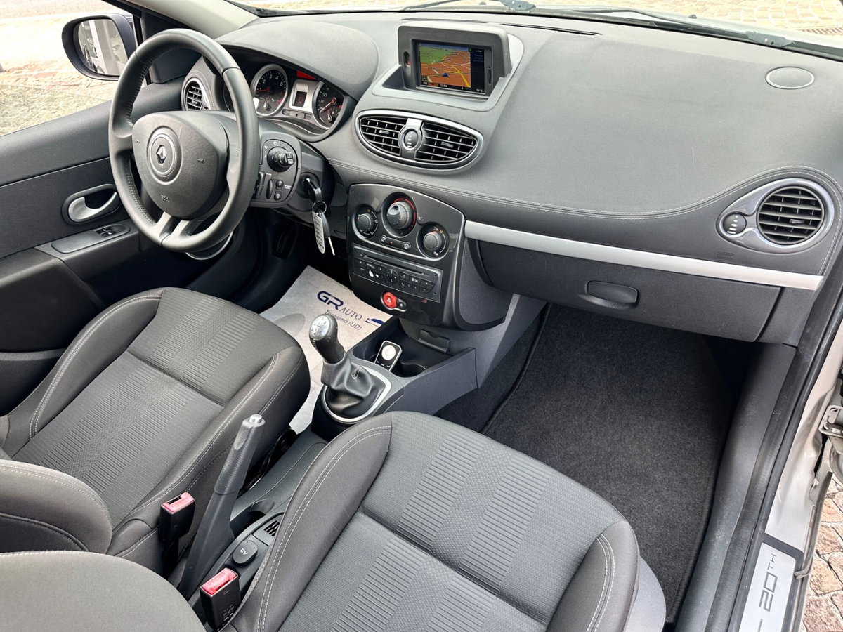 Renault Clio 1.2 16V 5 porte Dynamique (11)