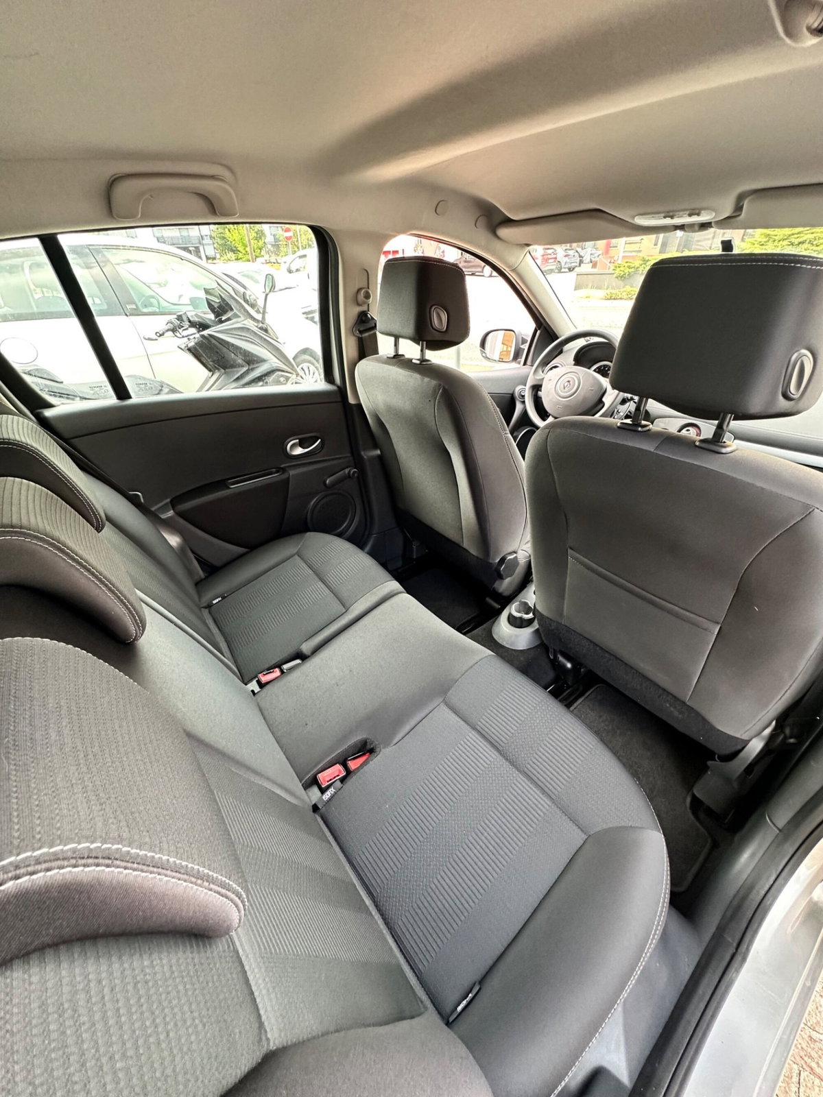 Renault Clio 1.2 16V 5 porte Dynamique (13)