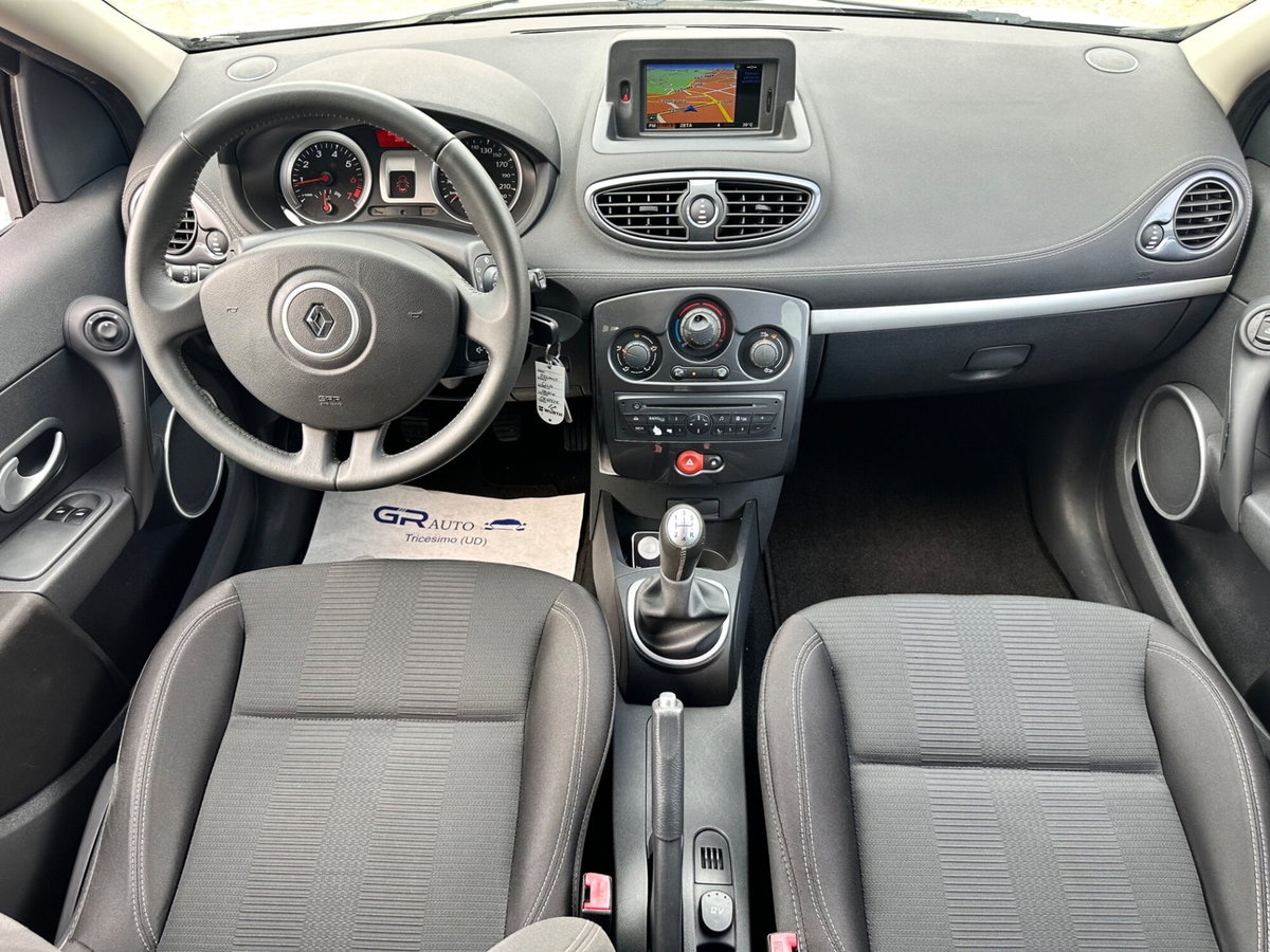 Renault Clio 1.2 16V 5 porte Dynamique (15)