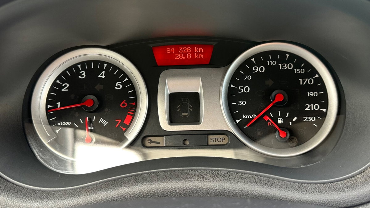 Renault Clio 1.2 16V 5 porte Dynamique (19)