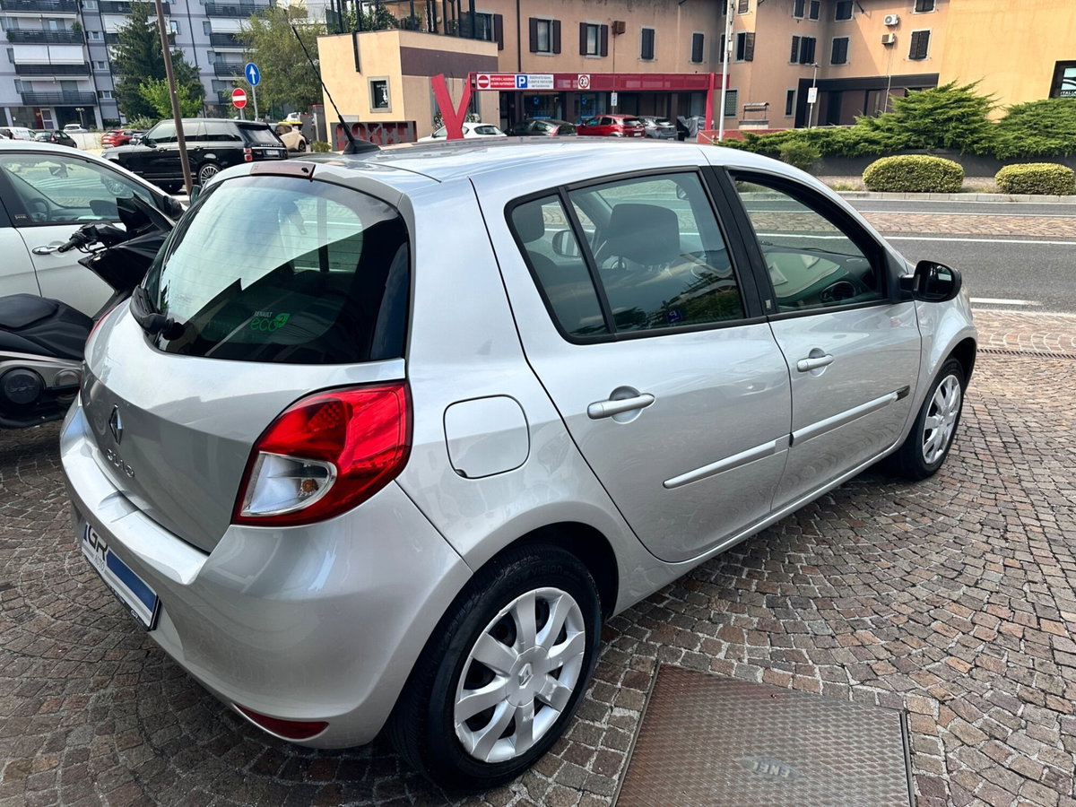 Renault Clio 1.2 16V 5 porte Dynamique (4)