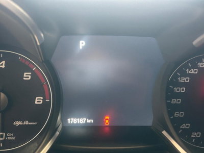 Alfa Romeo Stelvio Stelvio 2.2 Turbodiesel 180 CV AT8 RWD Executive (16)
