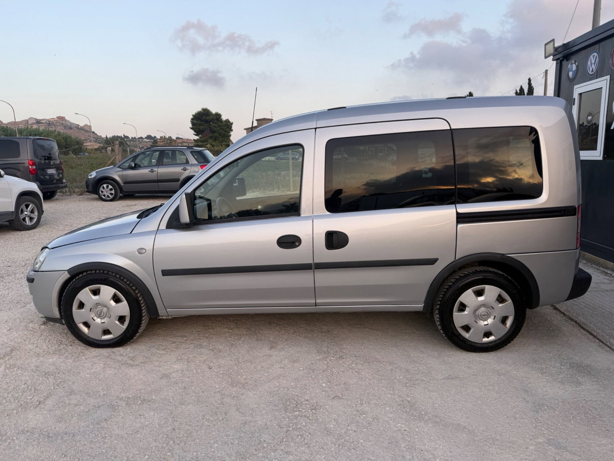 Opel Combo 1.3 CDTI 75CV 5p. Tour Enjoy (9)