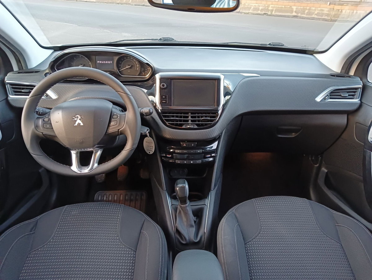 Peugeot 208 100 5 porte Allure (11)
