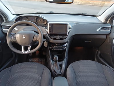 Peugeot 208 100 5 porte Allure (11)
