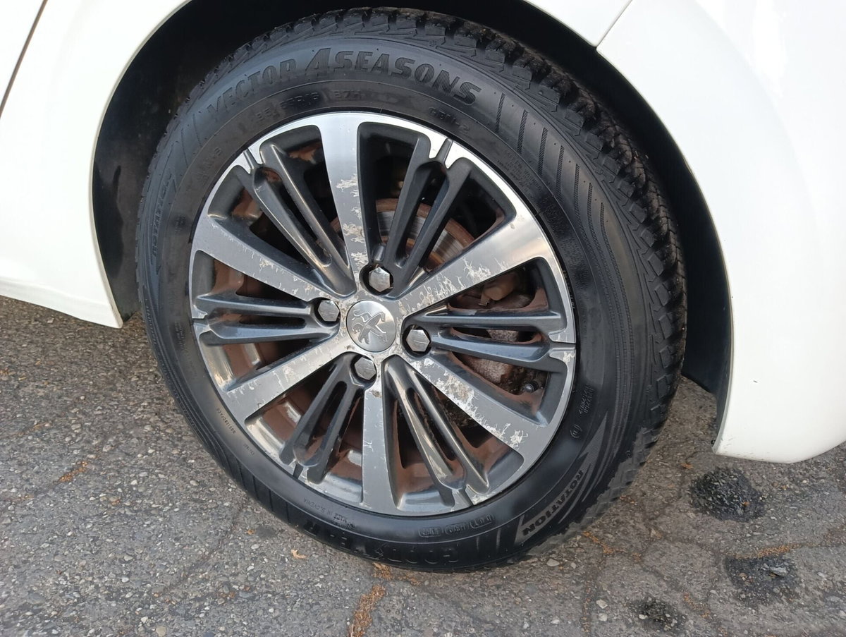 Peugeot 208 100 5 porte Allure (15)