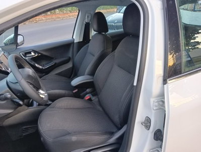 Peugeot 208 100 5 porte Allure (8)