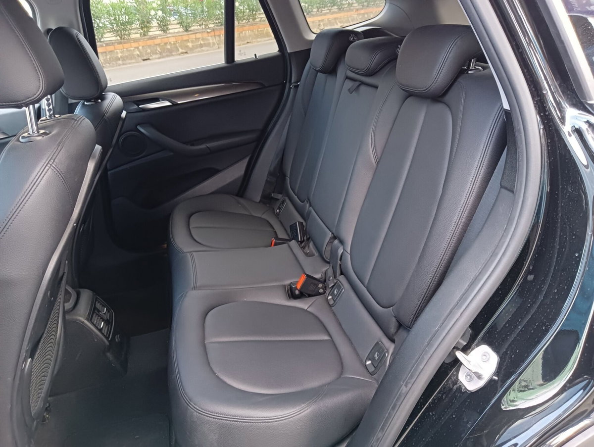 BMW X1 sDrive18d xLine (13)