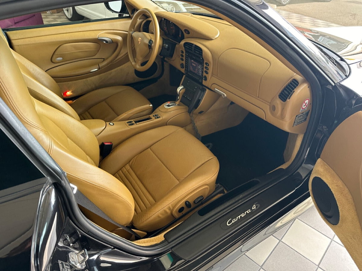 Porsche 911 Coupé Carrera 4S cat (13)