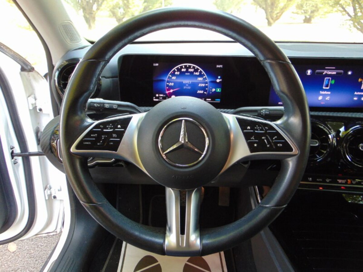 Mercedes-Benz Classe A 180 Advanced auto (18)