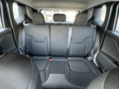 Jeep Renegade 1.5 turbo t4 mhev Altitude 2wd dct (15)