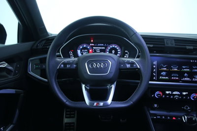 Audi Q3 Sportback 40 2.0 tdi Identity Black quattro 193cv s-tronic (12)
