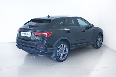 Audi Q3 Sportback 40 2.0 tdi Identity Black quattro 193cv s-tronic (4)