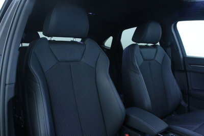 Audi Q3 Sportback 40 2.0 tdi Identity Black quattro 193cv s-tronic (9)