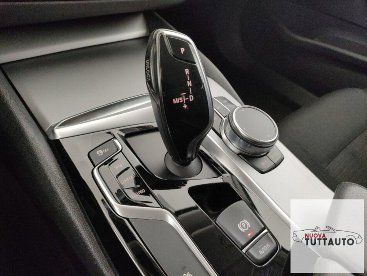 BMW Serie 5 Touring 520d  Business (11)