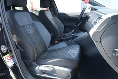 Volkswagen Taigo 1.0 tsi R-Line 115cv (15)