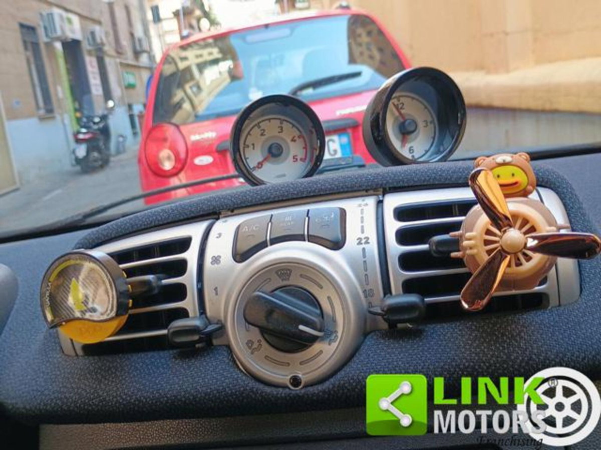 smart Fortwo 800 40 kW coupé passion cdi (17)