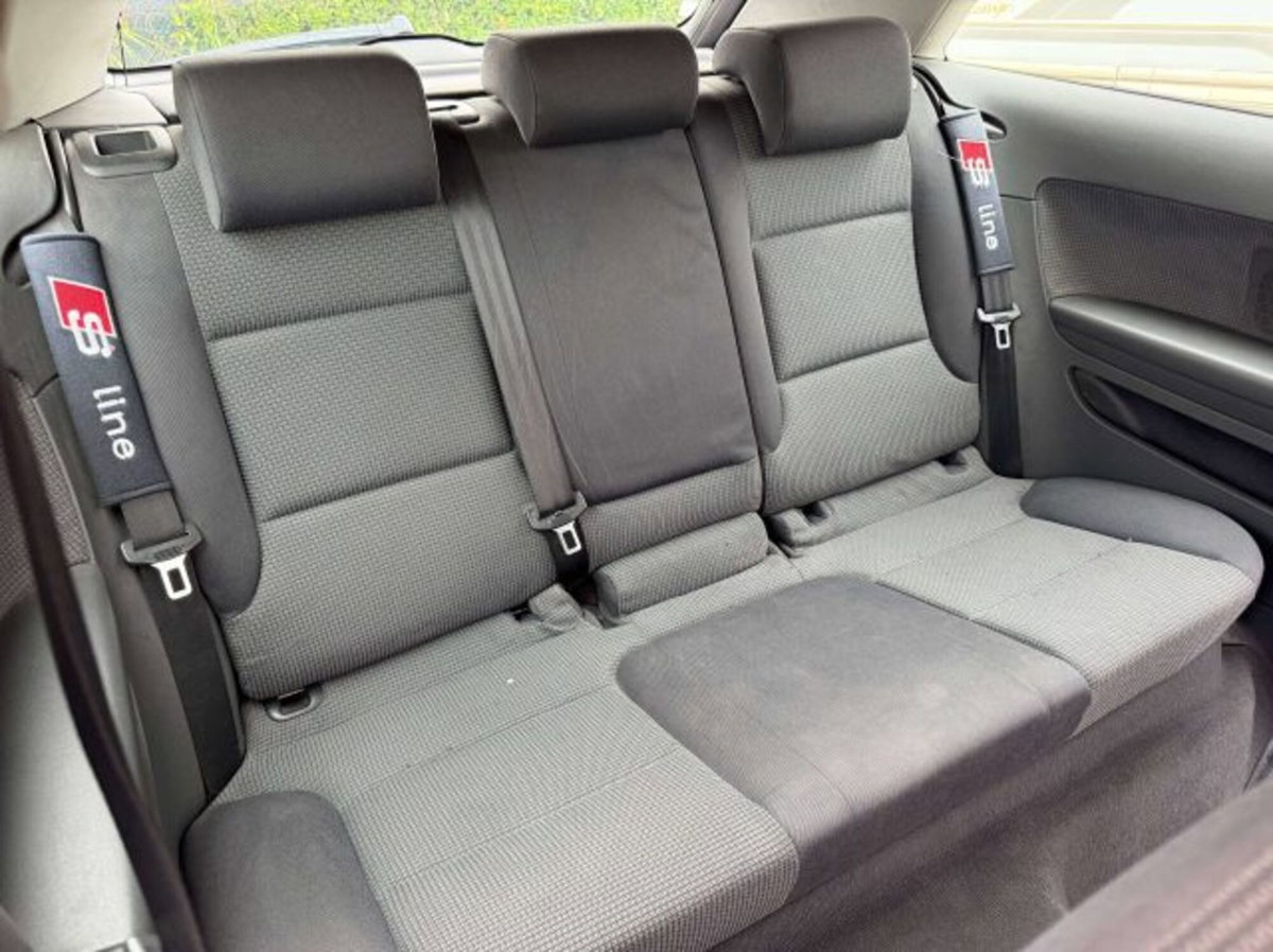 Audi A3 1.9 TDI Attraction (13)
