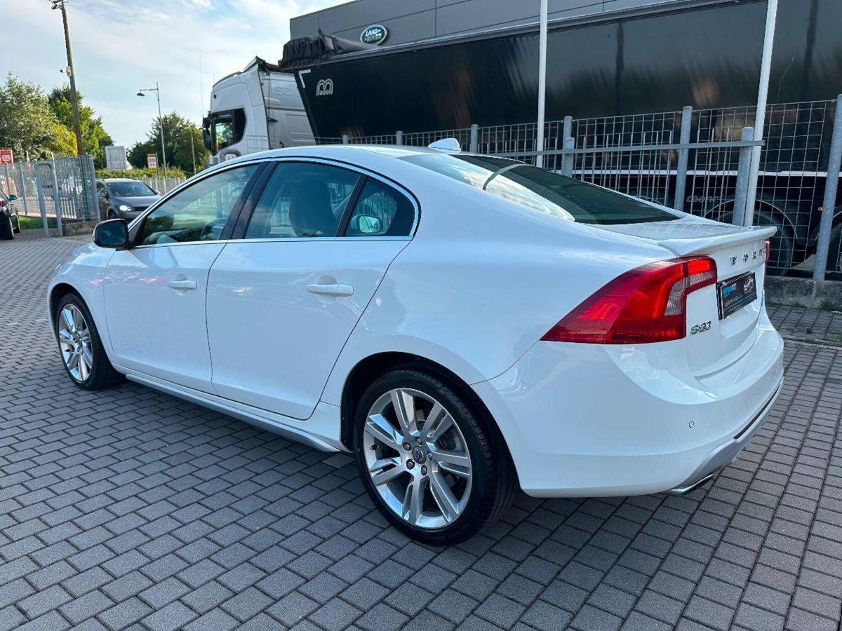 Volvo S40 2.4 D5 cat R-design (10)