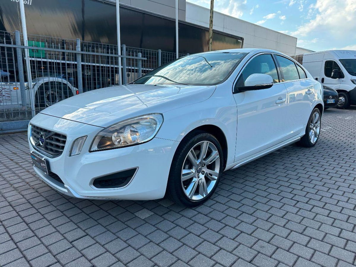 Volvo S40 2.4 D5 cat R-design (2)
