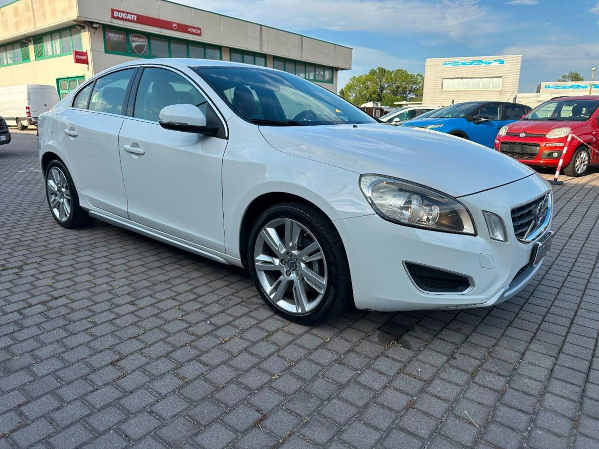 Volvo S40 2.4 D5 cat R-design (5)