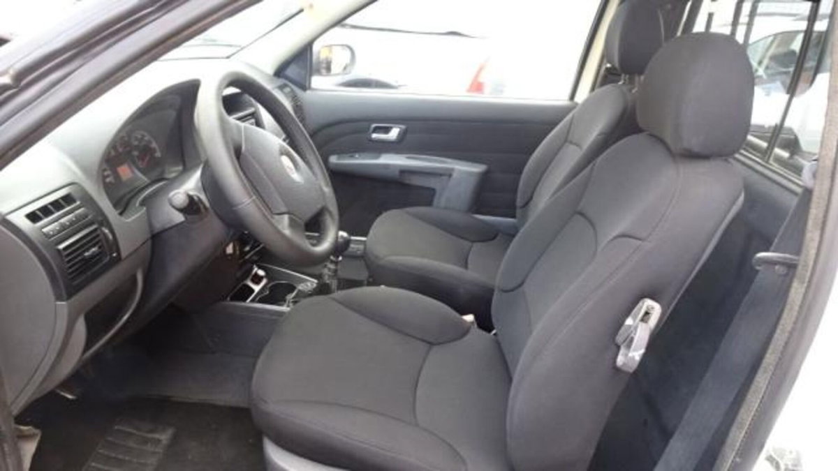 Fiat Strada 1.3 MJT Pick-up (11)