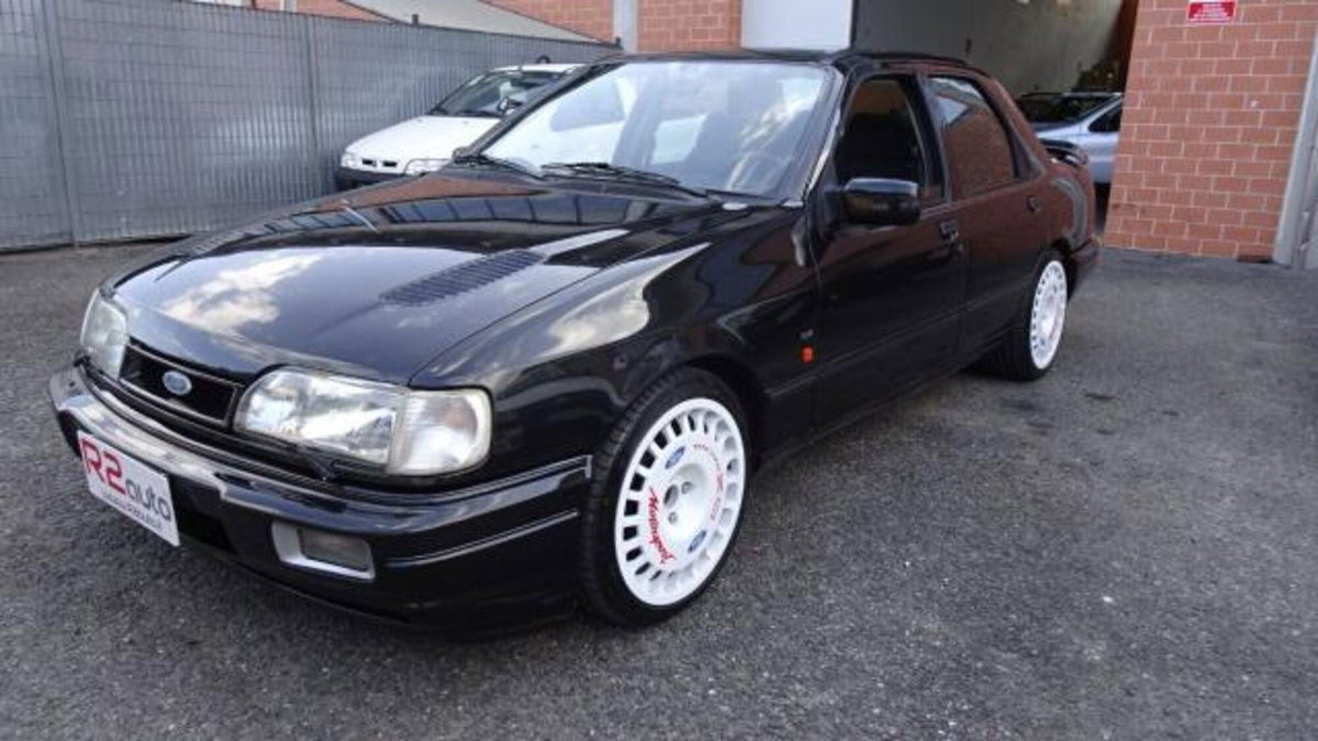 Ford Sierra 4 porte 4x4 Cosworth (2)