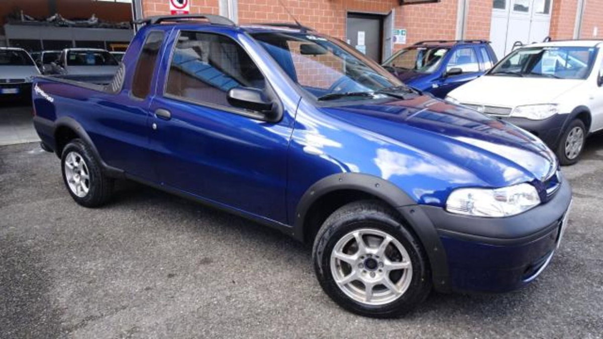 Fiat Strada 1.3 MJT Pick-up Cabina Lunga Adventure (9)