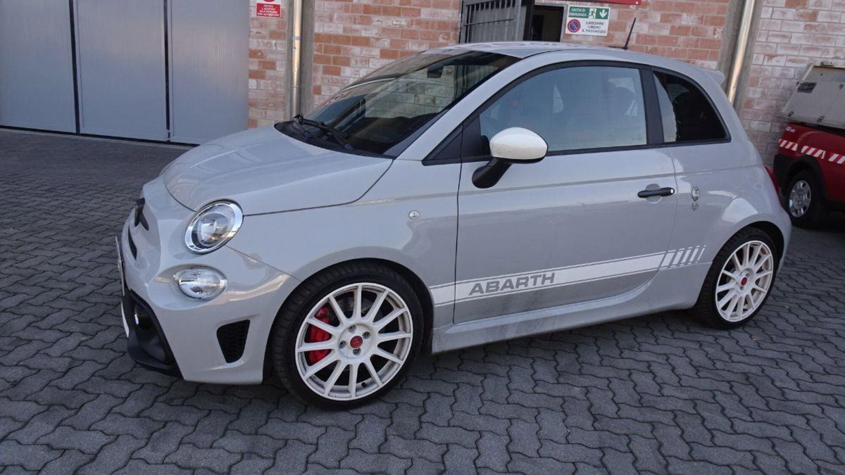 Abarth 595 595 1.4 Turbo T-Jet 180 CV Esseesse (2)