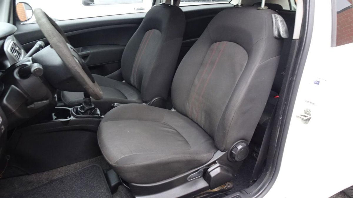 Fiat Punto 1.3 MJT 85CV S&S 5 porte Van Easy 4 posti E5+ (16)
