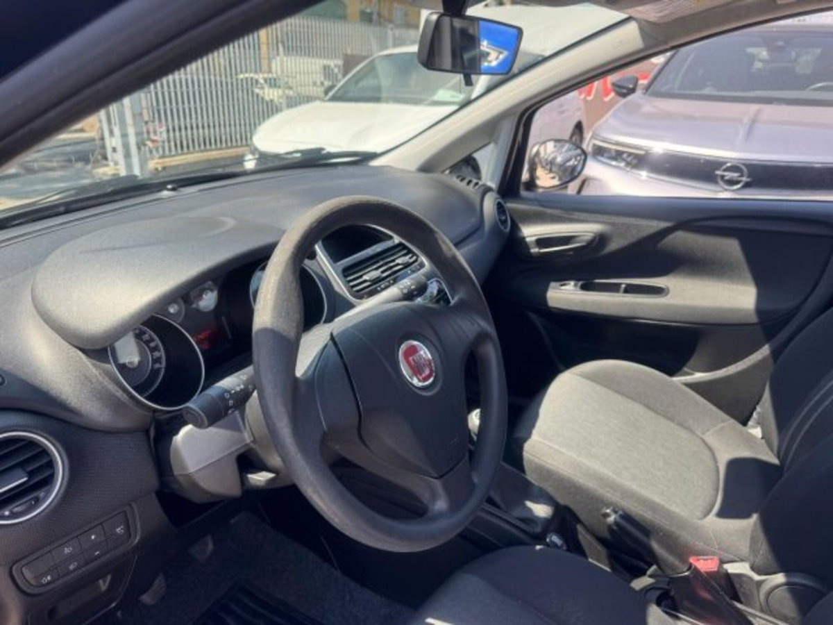Fiat Punto 1.4 8V 5 porte Natural Power Street (10)