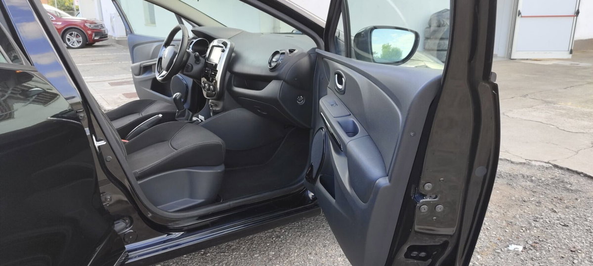 Renault Clio 1.5 dCi 8V 75CV 5 porte Live (14)