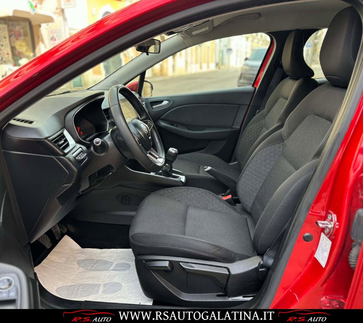 Renault Clio SCe 75 CV 5 porte Intens (8)