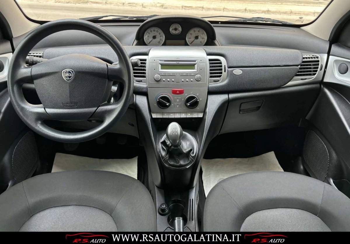 Lancia Ypsilon 1.3 MJT 75 CV Argento (5)