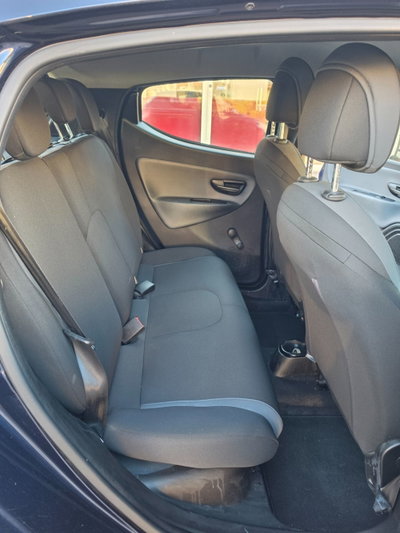 Lancia Ypsilon 1.2 69 CV 5 porte GPL Ecochic Gold (12)