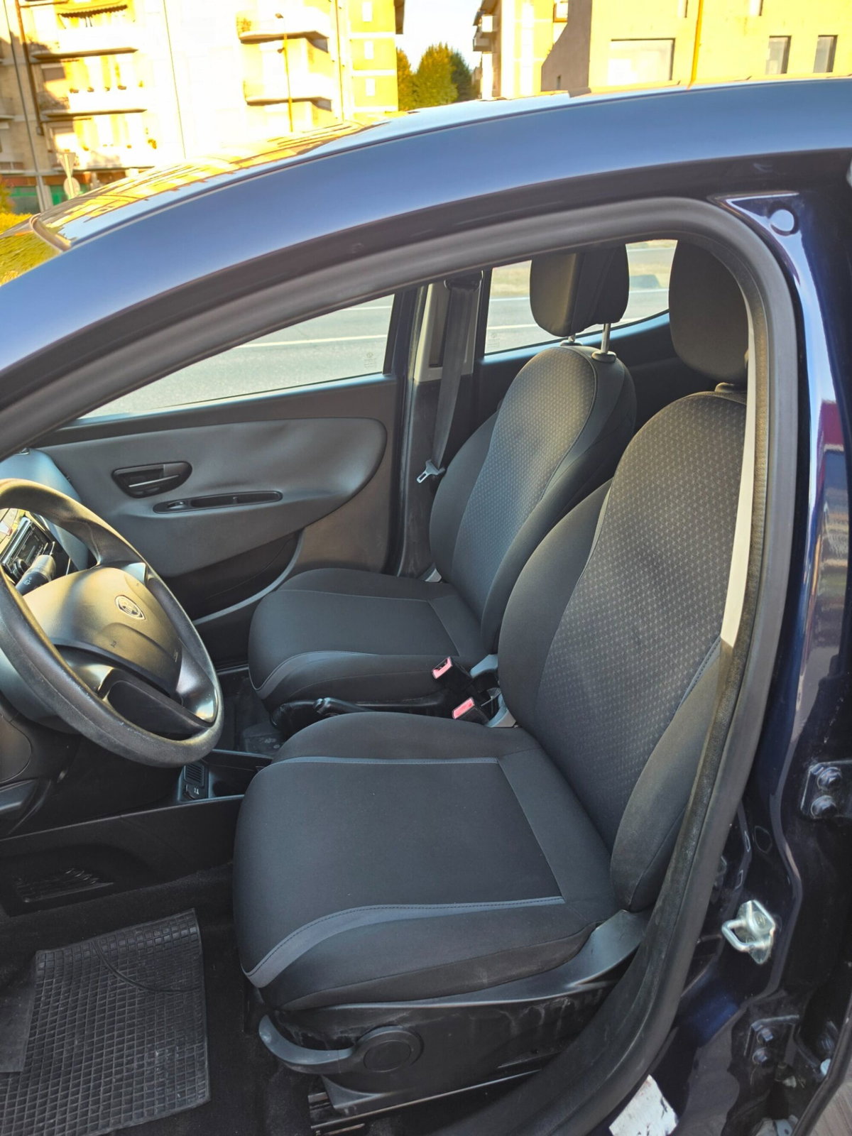 Lancia Ypsilon 1.2 69 CV 5 porte GPL Ecochic Gold (8)