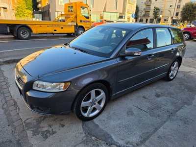 Volvo V50 D4 Geartronic Summum (2)