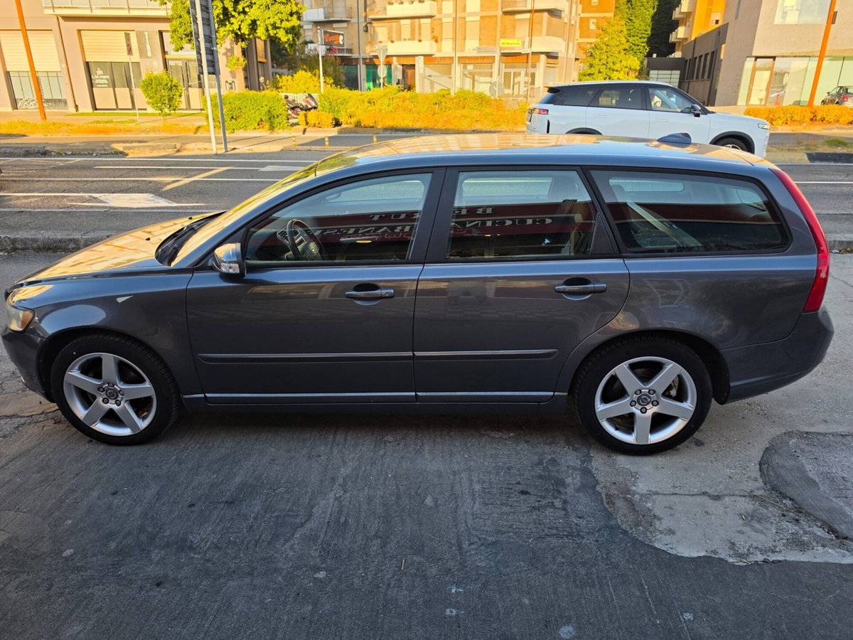 Volvo V50 D4 Geartronic Summum (5)