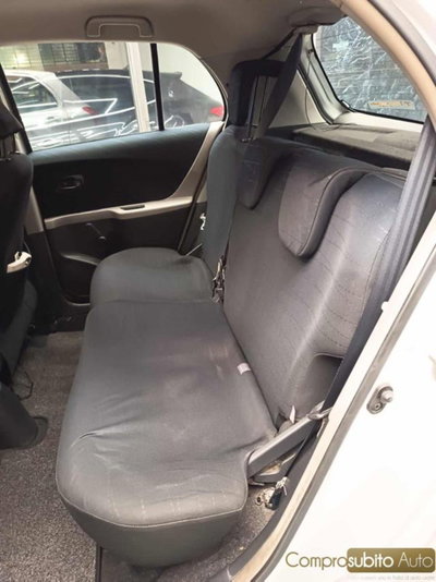 Toyota Yaris 1.0 5 porte (15)