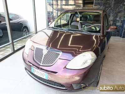 Lancia Ypsilon 1.2 Platino (2)