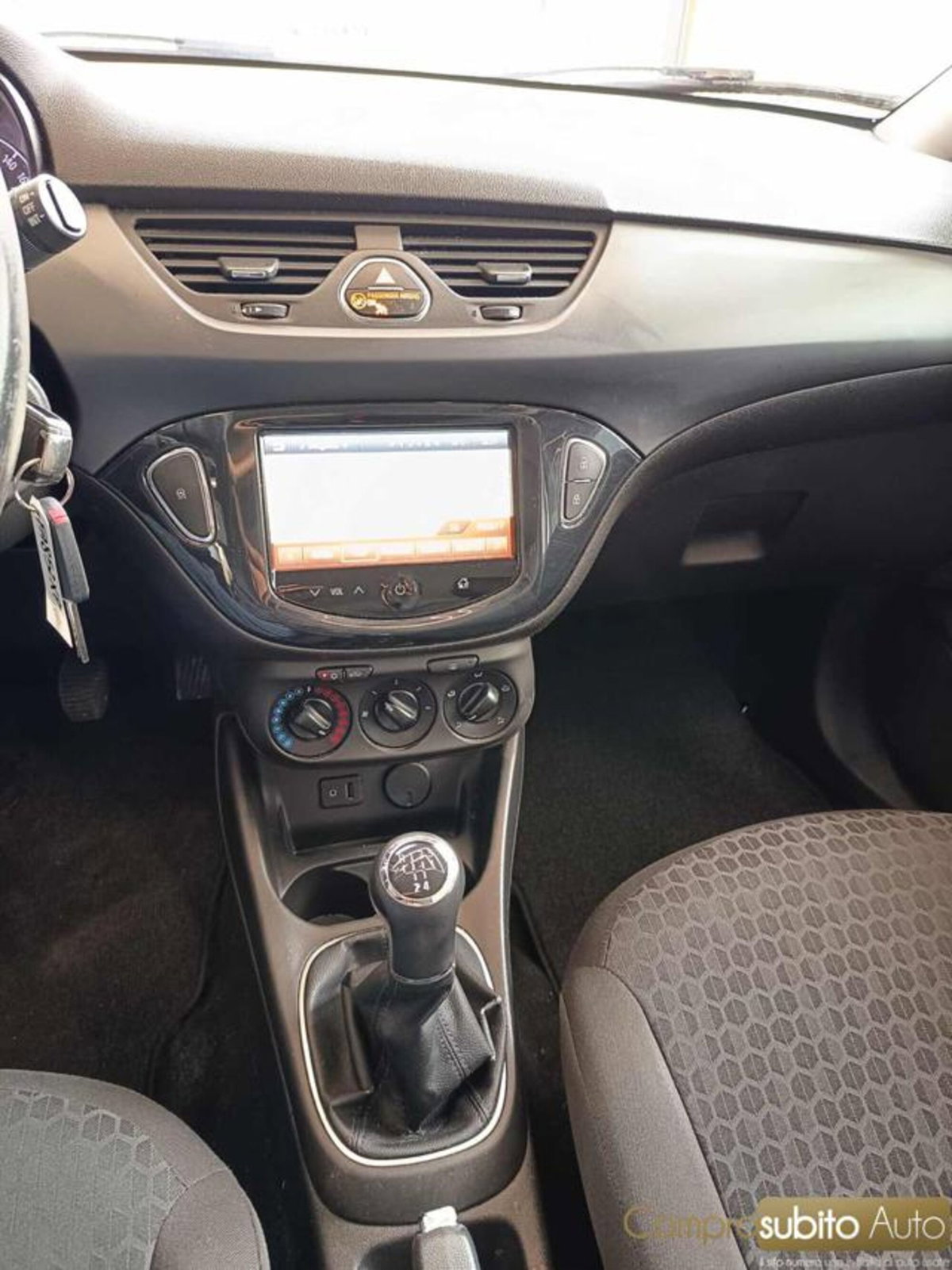 Opel Corsa 1.2 5 porte Edition (11)
