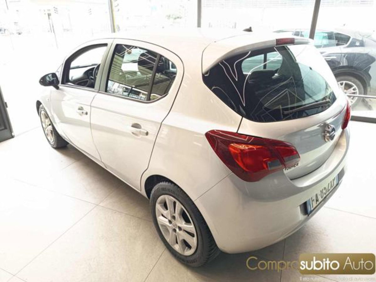 Opel Corsa 1.2 5 porte Edition (4)