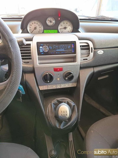 Lancia Ypsilon 1.3 MJT 75 CV Diva (16)