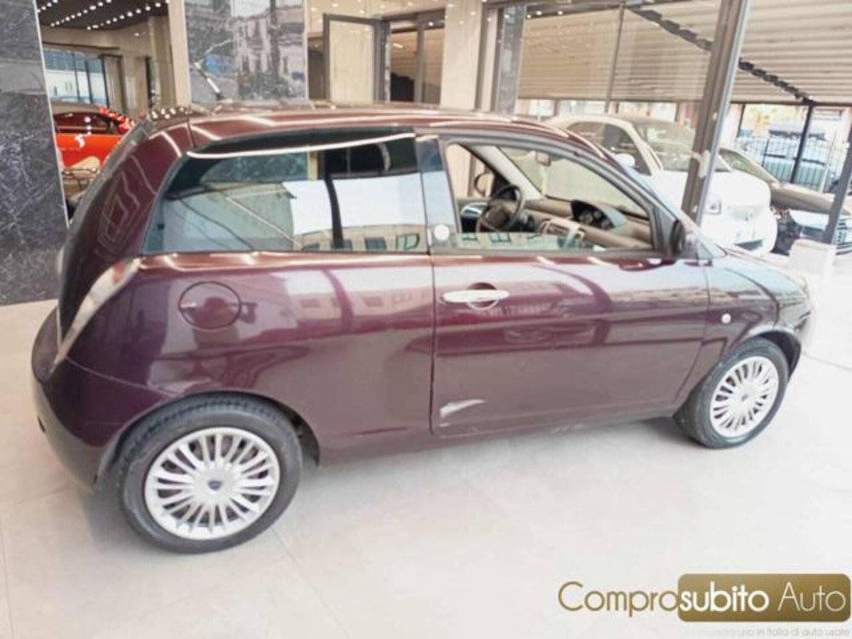 Lancia Ypsilon 1.4 E-Collection Ecochic GPL (7)